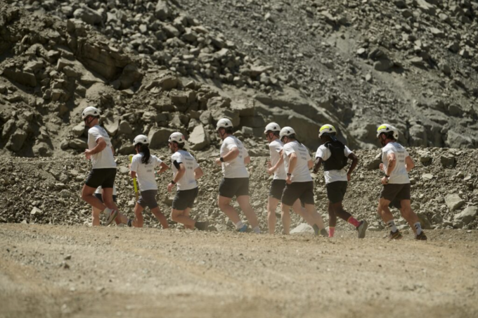 Các runner chuẩn bị cho giải marathon cao nhất thế giới. Ảnh: World’s Highest Marathon