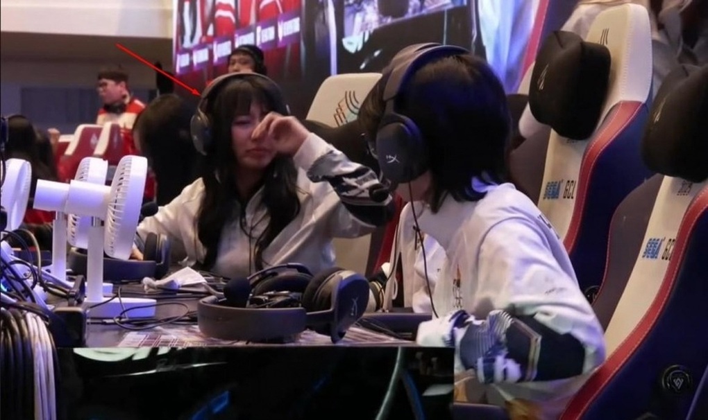 Gian lận với tuyển Việt Nam, nữ game thủ Thái Lan bị bắt - 1