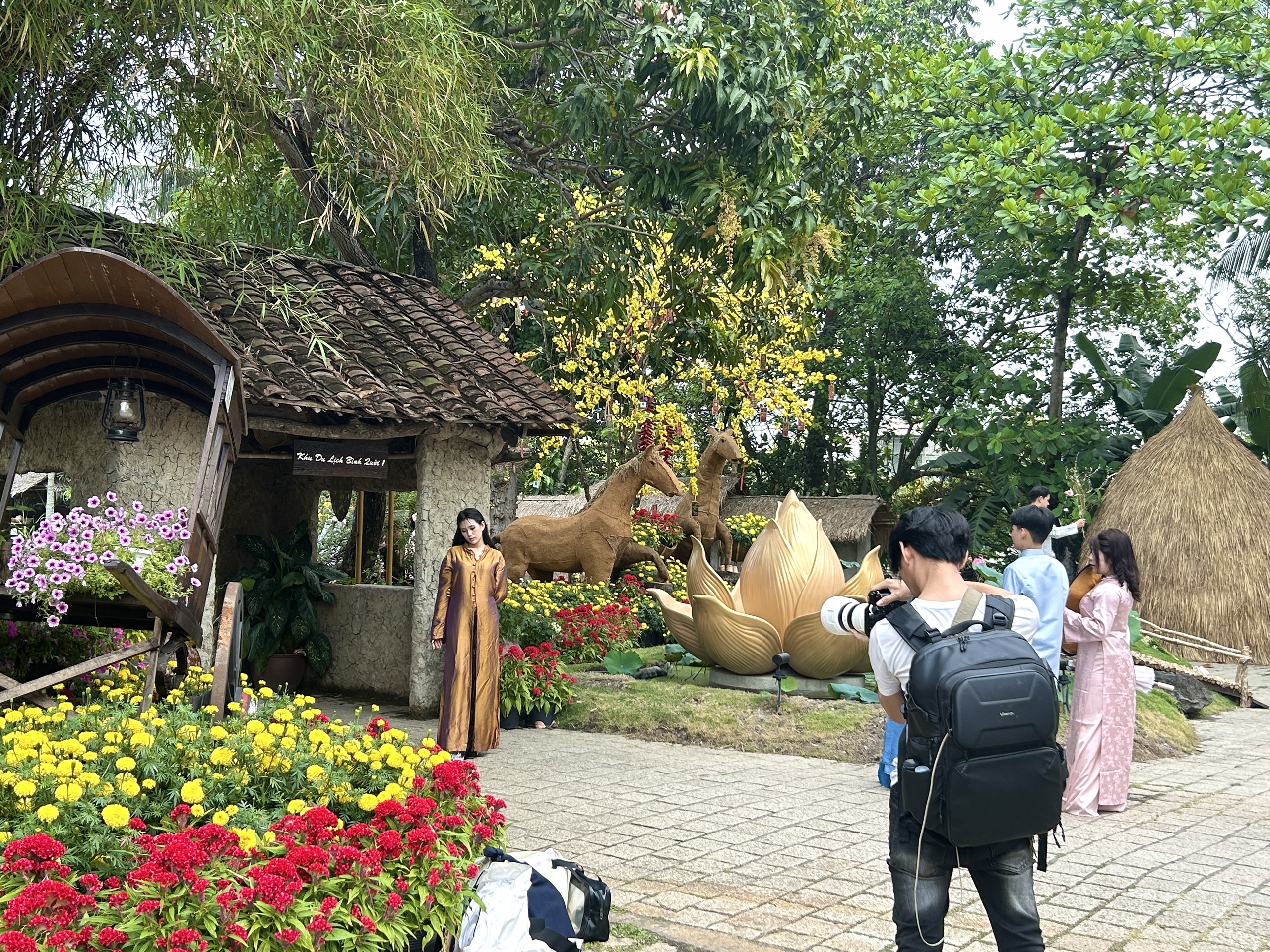 NHỮNG ĐIỂM ĐẾN VANG BÓNG MỘT THỜI: Gọi tên Bình Quới, Văn Thánh - Ảnh 1. NHỮNG ĐIỂM ĐẾN VANG BÓNG MỘT THỜI: Gọi tên Bình Quới, Văn Thánh - Ảnh 1.