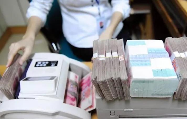 Gửi tiết kiệm 12 triệu/tháng lo tiền dưỡng già cho bố mẹ, người con chết lặng rút hết tiền vì lý do không ngờ nhất- Ảnh 2.