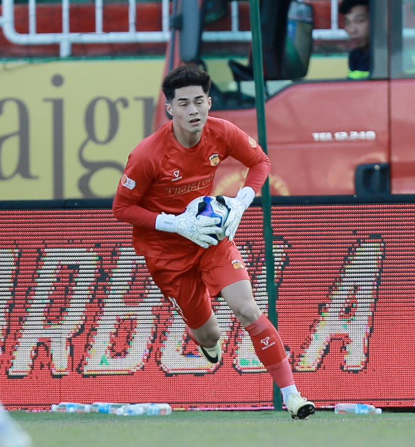 HAGL săn vé trụ hạng bằng… hai ‘tòa tháp’, V-League sẽ buồn nếu vắng mặt nhân vật này
- Ảnh 1.