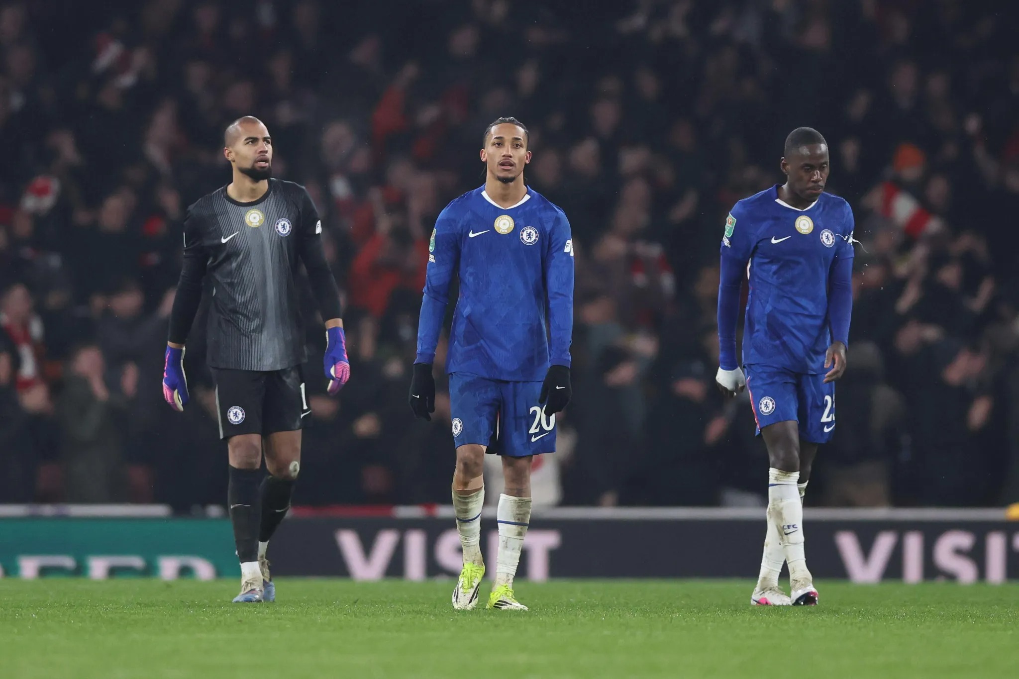 “Buông xuôi” trước Arsenal, HLV Chelsea bị chỉ trích dữ dội - Ảnh 1.