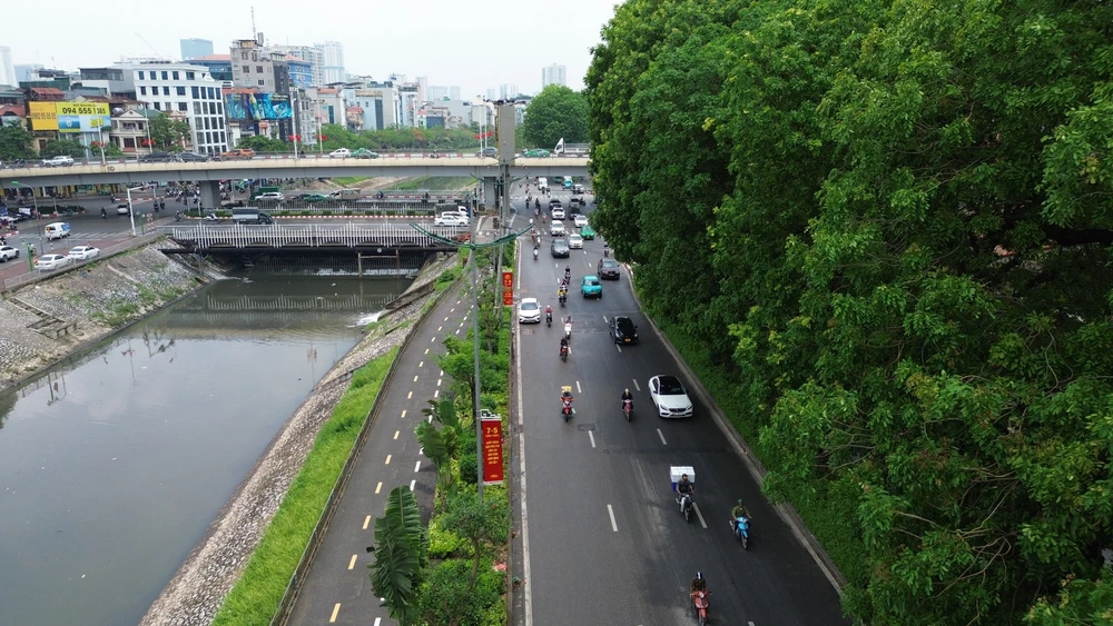 Sở Xây dựng đề xuất dự án cải tạo, mở rộng đường Láng đoạn Ngã Tư Sở - Cầu Giấy nhằm cải thiện hạ tầng giao thông, giảm ùn tắc cho khu vực nội đô. Ảnh: Thanh Hiếu duong-Lang-tren-cao-3.jpg