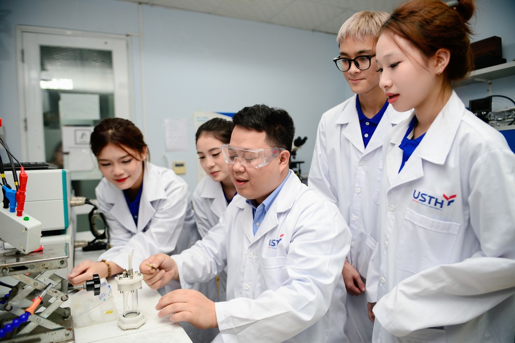 Hà Nội dự kiến chi hơn 300 tỷ đồng đào tạo 1.000 tiến sĩ trong 5 năm - 1