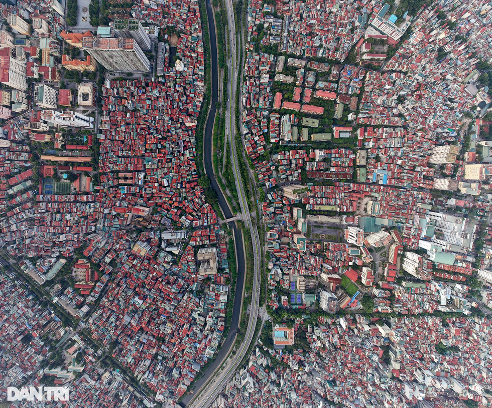 “Hai làn đường” của giá đất - 1