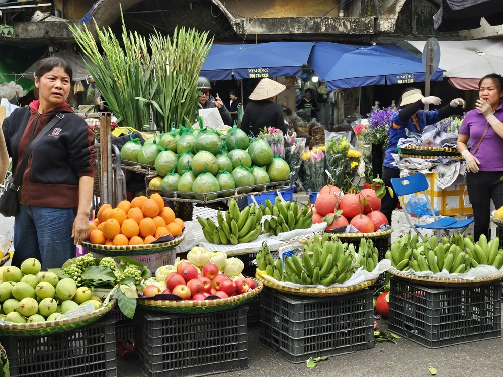 Thị trường Tết nguyên đán Bính Ngọ 2026 duy trì cân bằng cung cầu, không xuất hiện sốt giá diện rộng. Ảnh: MINH TRÚC