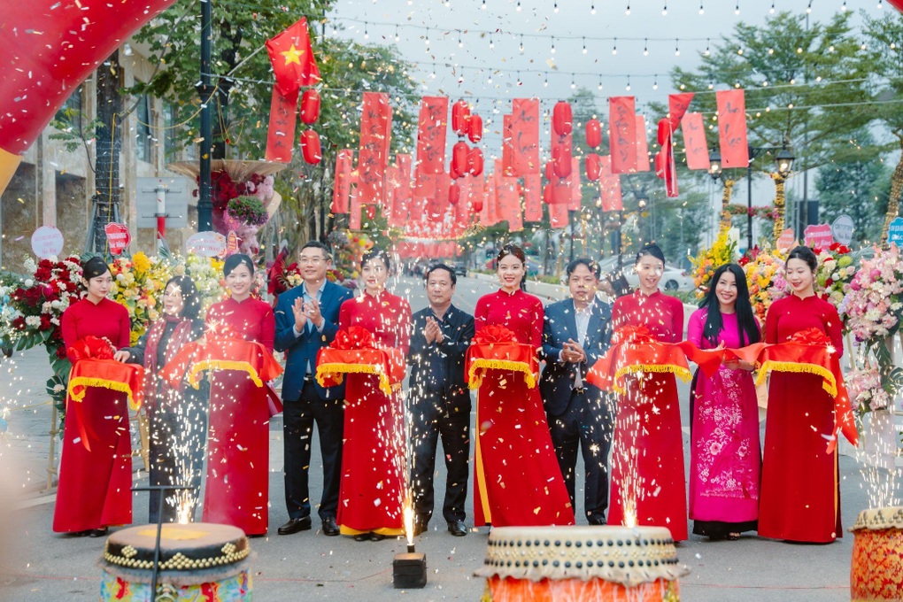 Hàng nghìn khách hàng check-in Phố Xuân tại Kim Đô City - 1