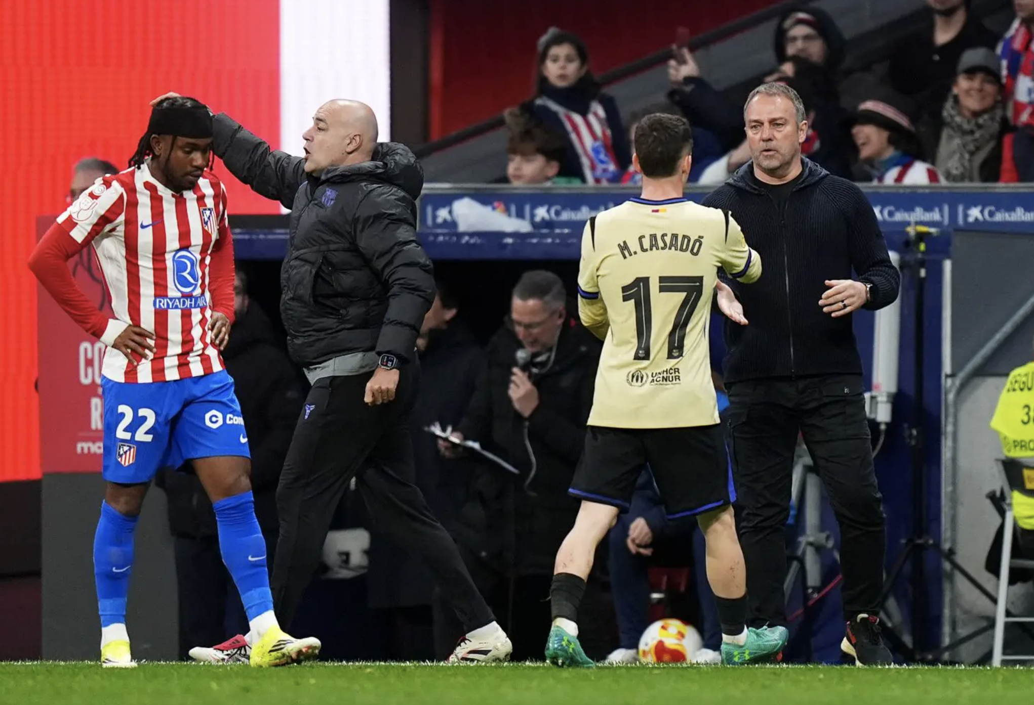 Hàng thủ sụp đổ, Barcelona thảm bại khó tin bán kết Cúp Nhà vua - Ảnh 1.