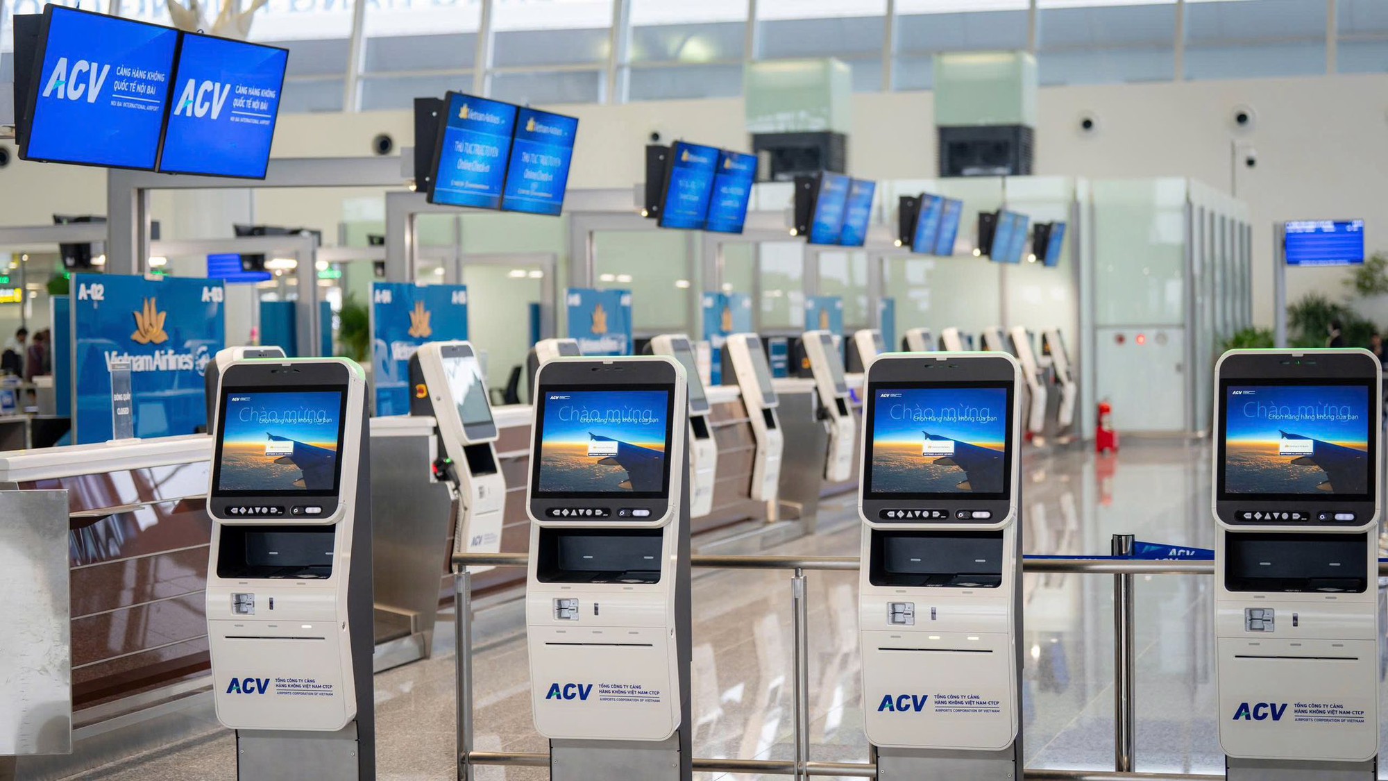 Tin vui cho cả nước: Hành khách chỉ tốn 10 phút để làm thủ tục bay thần tốc tại ga T3 dịp cao điểm Tết- Ảnh 1.