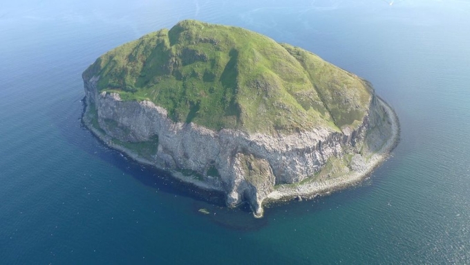 Hòn đảo Ailsa Craig. Ảnh: Vladi Private Islands