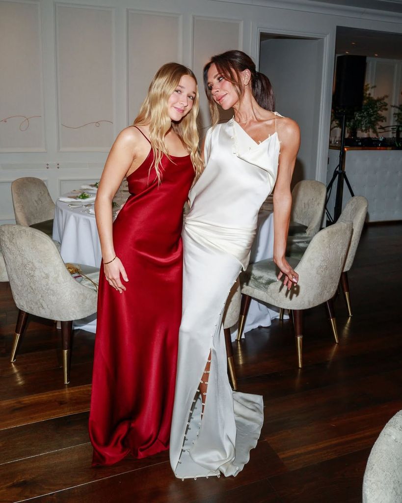 Harper Beckham chuẩn bị thâu tóm đế chế làm đẹp tỷ đô, tiểu thư tài phiệt tham vọng lấn lướt cả mẹ Victoria!- Ảnh 1. Harper Beckham chuẩn bị thâu tóm đế chế làm đẹp tỷ đô, tiểu thư tài phiệt tham vọng lấn lướt cả mẹ Victoria!- Ảnh 1.