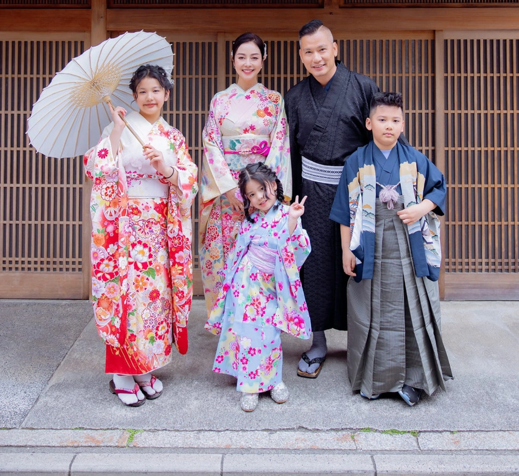 Hoa hậu Jennifer Phạm tuổi 41: Điều tôi kính nể ở chồng là sự khiêm tốn - 4