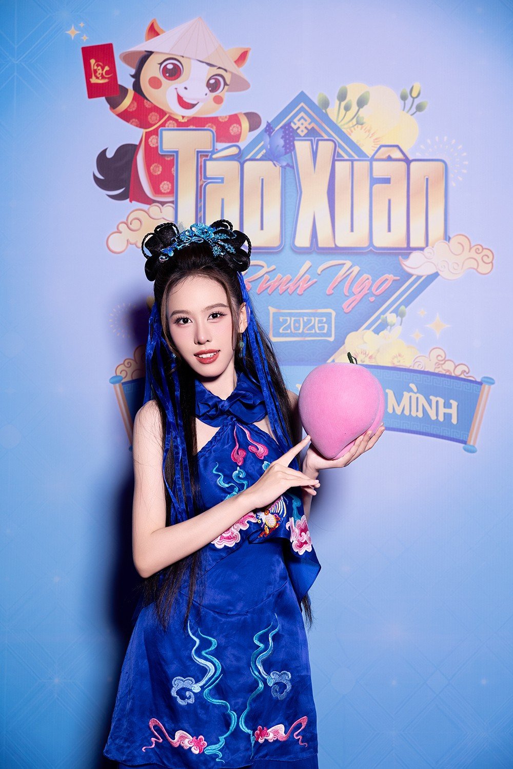 Hoa hậu, á hậu diễn chương trình đêm Giao thừa - 1