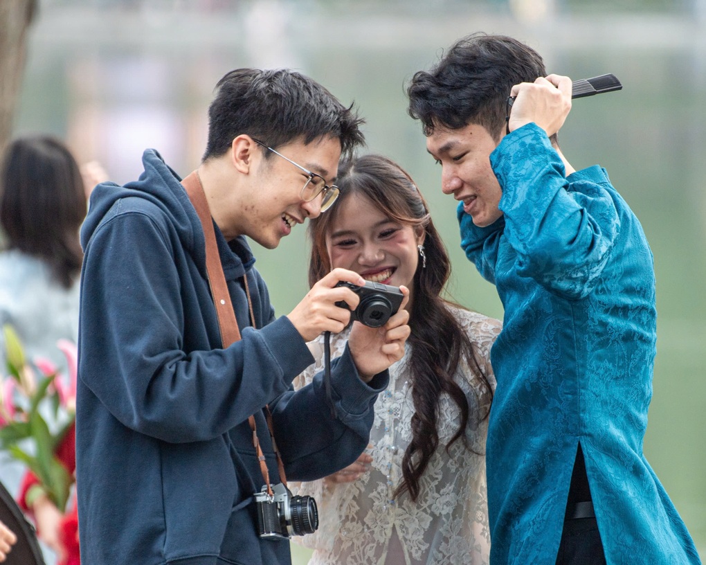 Hòa mình với không khí du xuân đầu năm qua 10 cụm từ tiếng Anh - 1