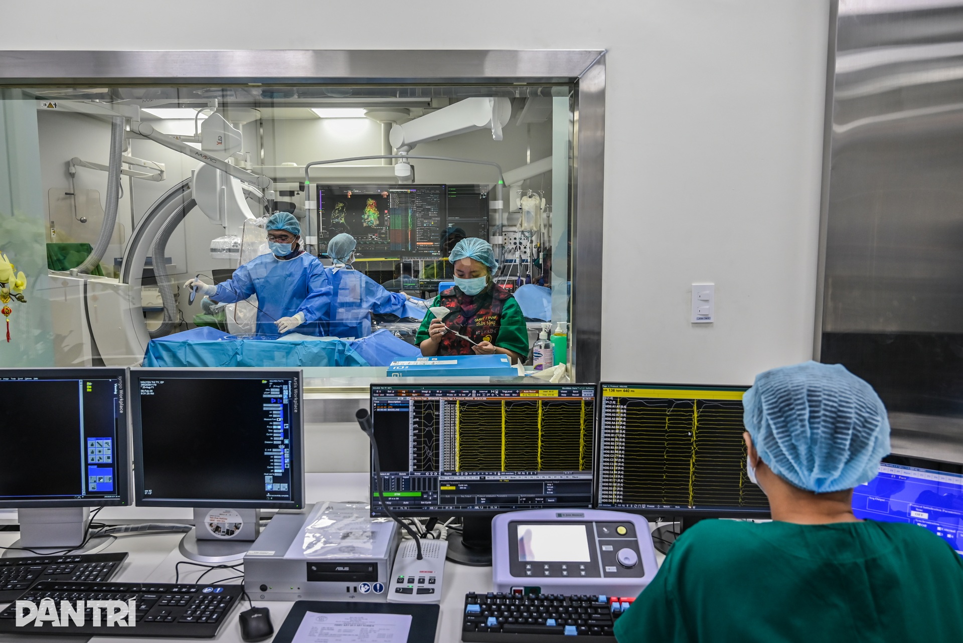 Hồi sinh nhịp tim bằng công nghệ lập bản đồ điện học thế hệ mới - 1