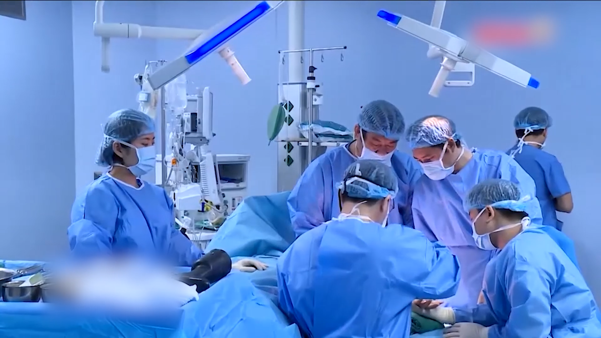 Gần 1.300 người bệnh được cứu sống nhờ ghép tạng tại Bệnh viện Trung ương Quân đội 108 - Ảnh 1. Hơn 1.300 người bệnh được cứu sống nhờ ghép mô tạng tại Bệnh viện Trung ương Quân đội 108 - Ảnh 1.