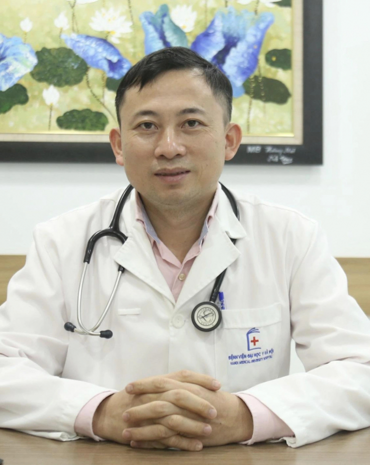 Hơn 20 năm đưa ra những quyết định sinh tử của vị bác sĩ tuổi Ngựa 1 PGS Hoàng Bùi Hải theo ngành hồi sức cấp cứu, ông cho rằng vì phù hợp với tính cách. Ảnh: BSCC.