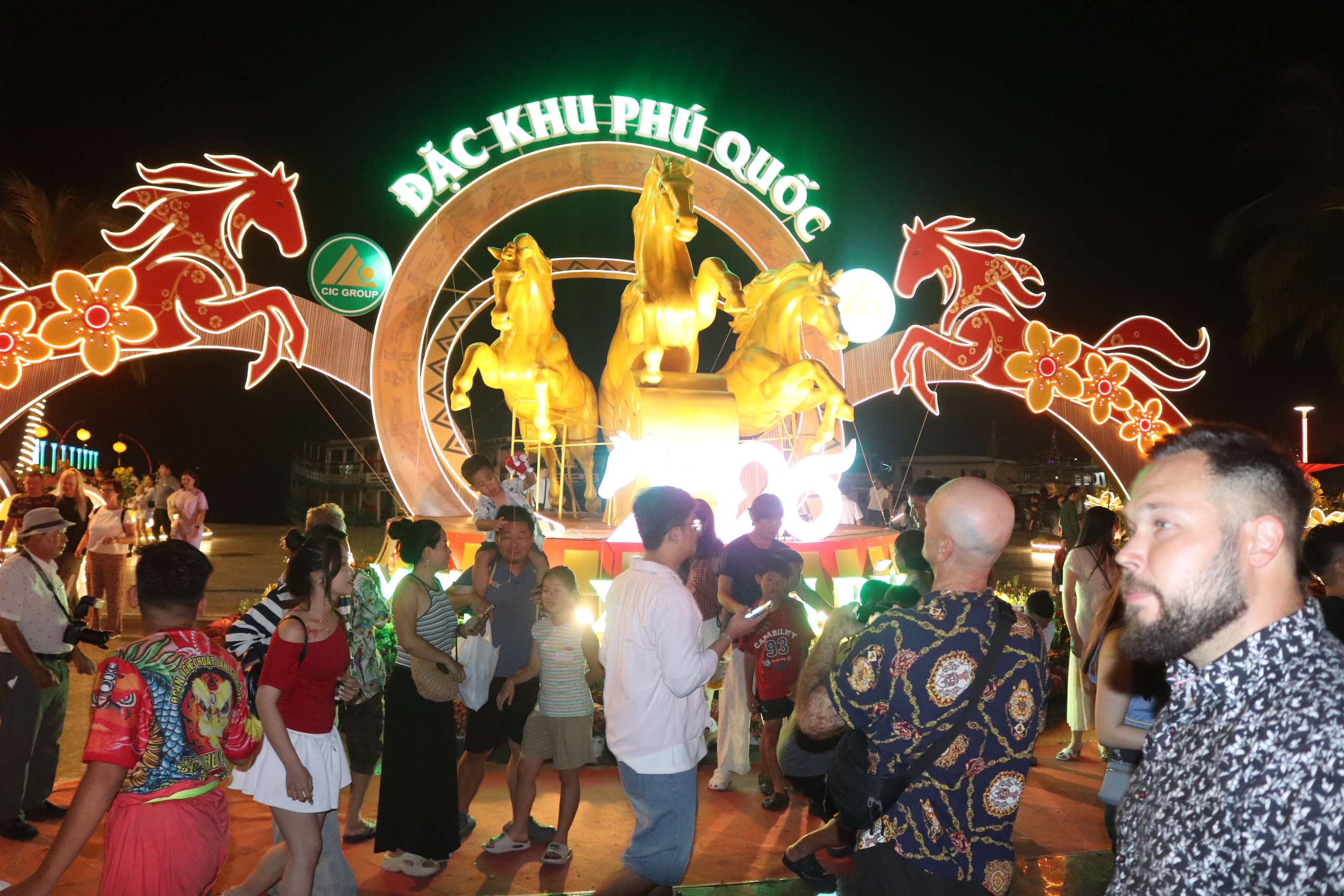 Hơn 73.000 du khách quốc tế đón tết Việt tại Phú Quốc- Ảnh 1.