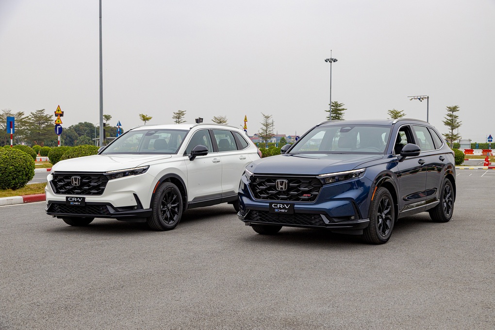 Honda CR-V hybrid lắp ráp trong nước giá từ 1,17 tỷ đồng, bản RS giảm nhẹ - 1