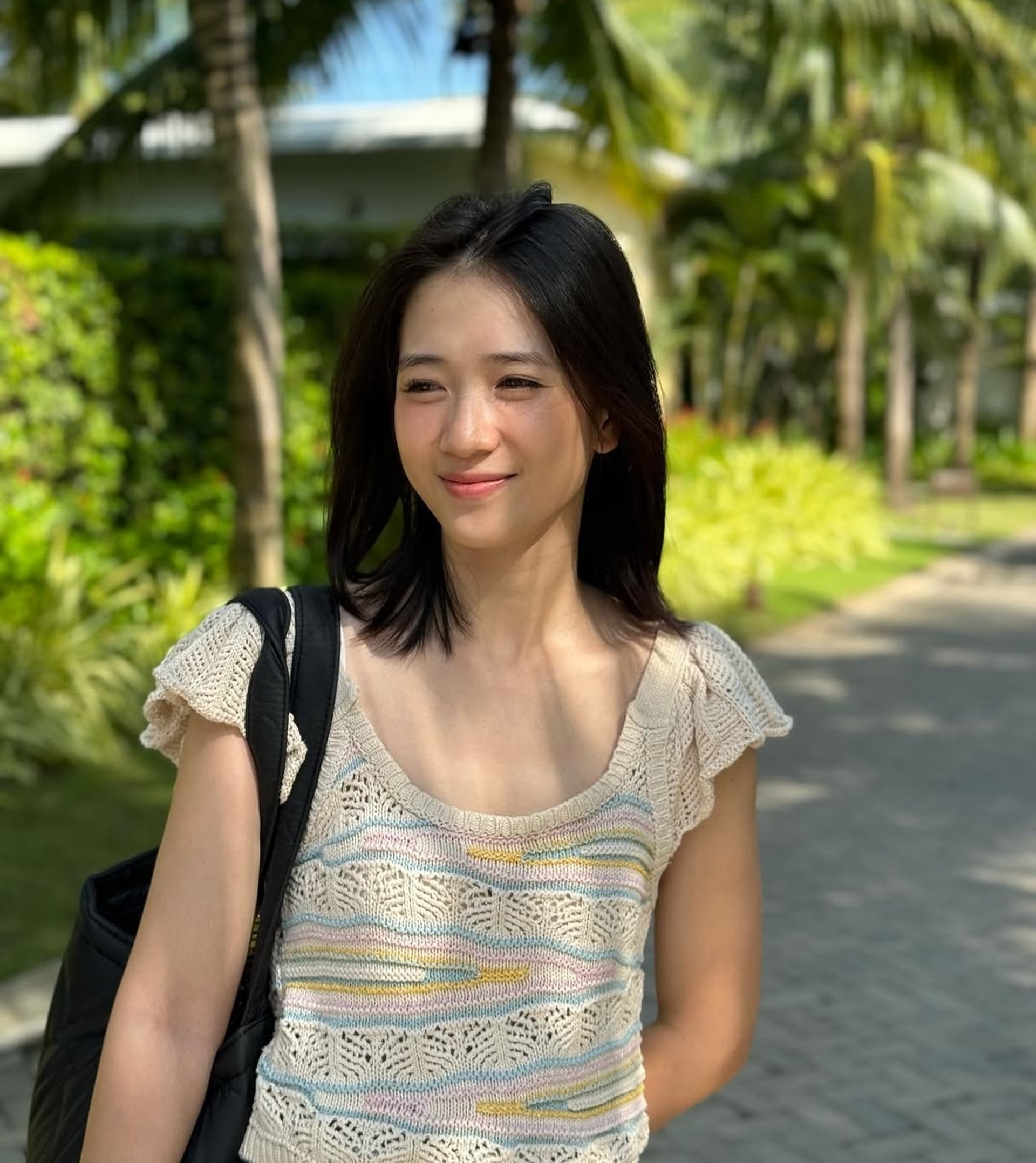 Hot girl Hà thành Trâm Anh tuổi 31 gợi cảm, hôn nhân bên JustaTee gây chú ý - 1