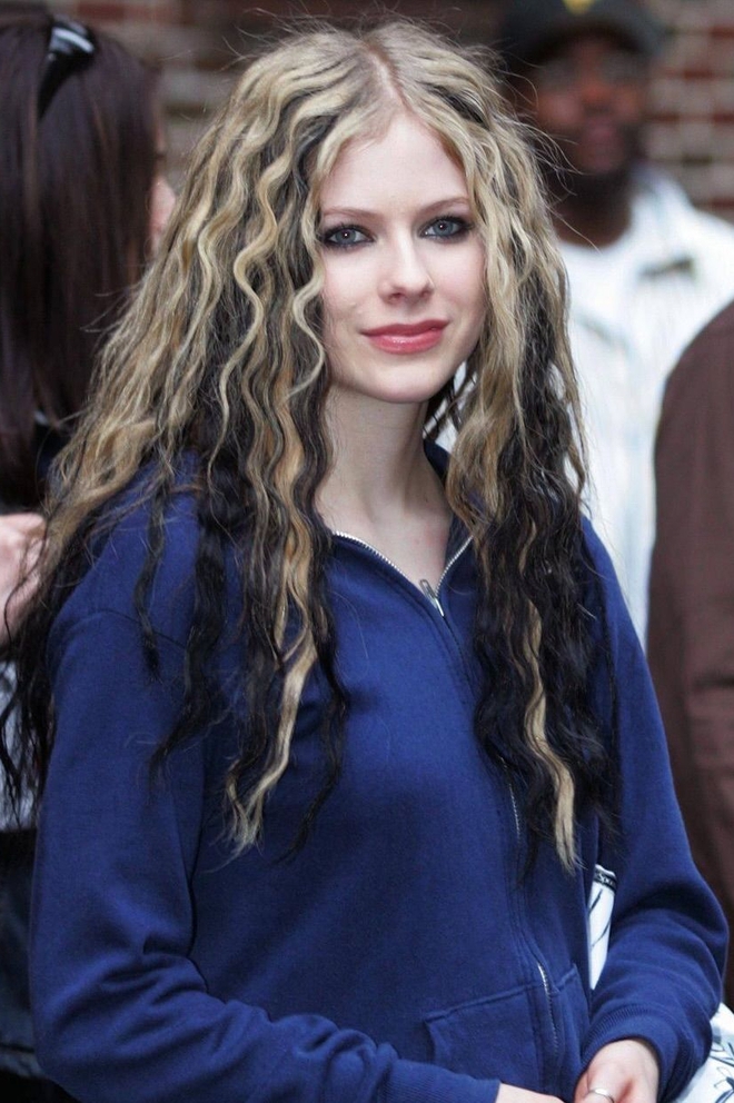 Hot lại diện mạo năm 19 tuổi của công chúa ma cà rồng từng đẹp nhất nhì làng nhạc- Ảnh 6.