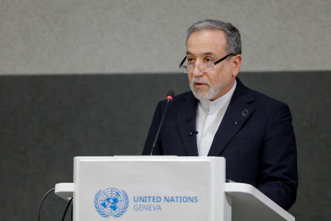 Ngoại trưởng Iran Abbas Araghchi phát biểu tại Geneva, Thụy Sỹ ngày 17/2. Ảnh: AFP