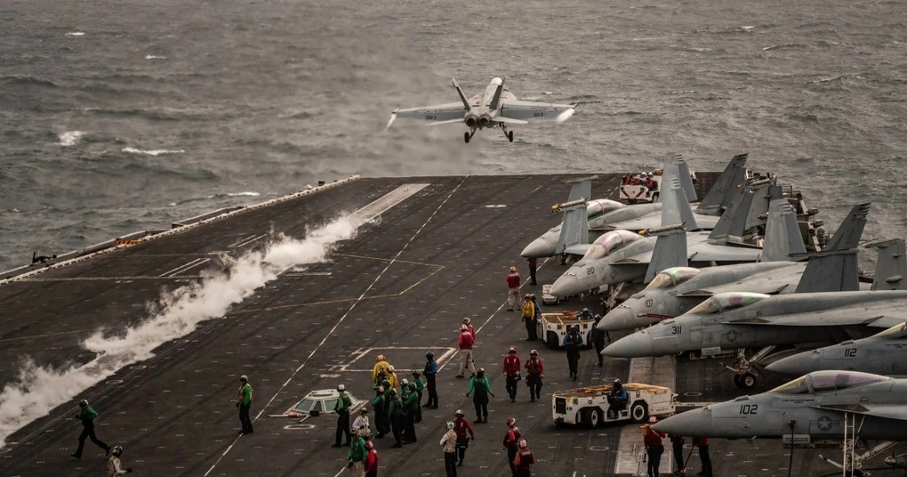 Iran cảnh báo đánh chìm tàu chiến Mỹ - 1