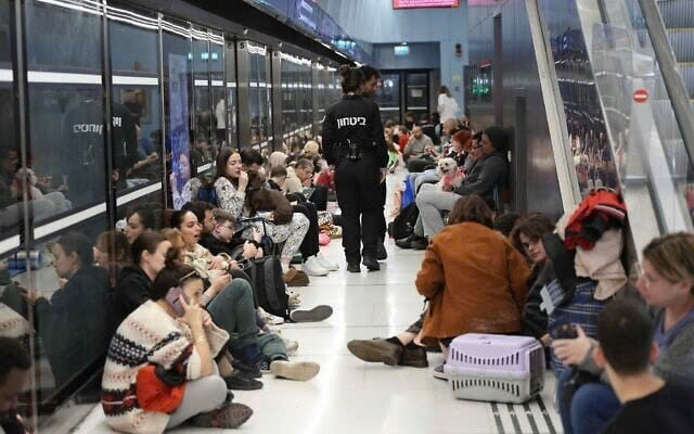 Iran phóng loạt tên lửa mới sang Israel - Ảnh 1. Iran - Ảnh 1.