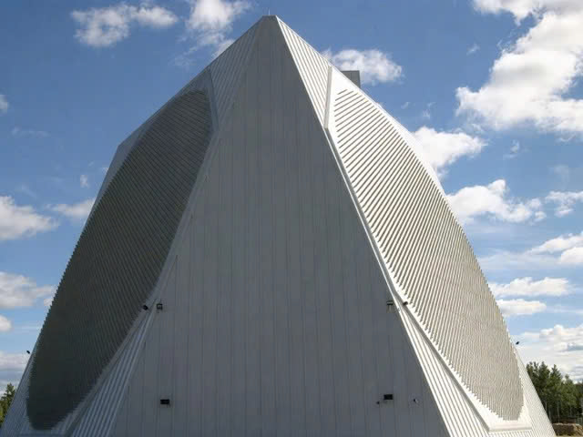 Iran tuyên bố đã phá hủy radar theo dõi tên lửa của Mỹ tại Qatar - Ảnh 1. Iran - Ảnh 1.