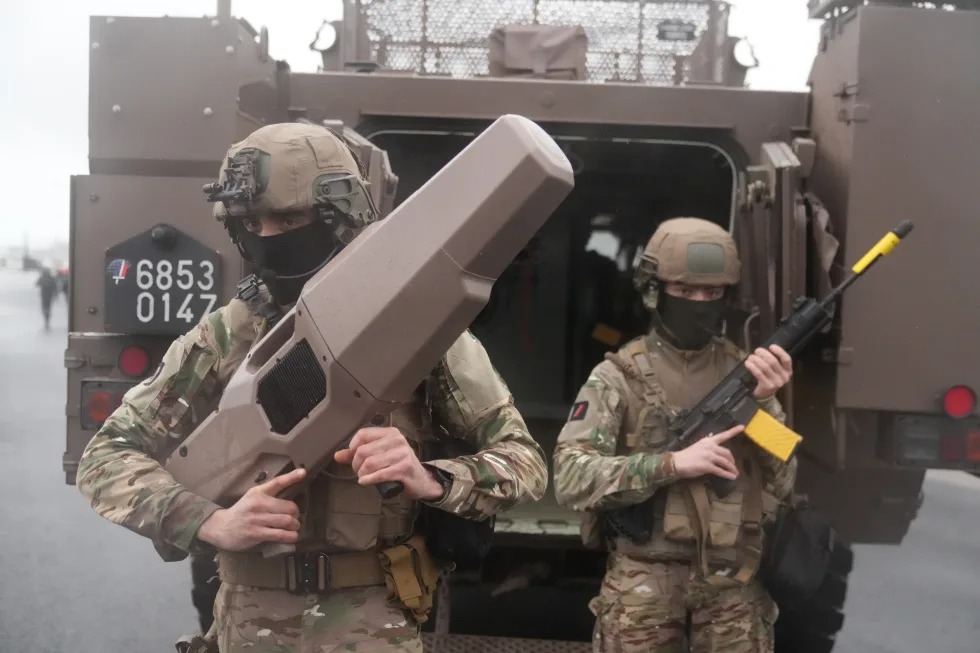 Châu Âu chi tiền lớn làm “lá chắn drone” chống Nga - Ảnh 1.