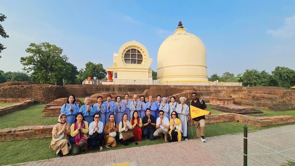 Khách Việt chi hơn 100 triệu đồng cho tour tâm linh độc lạ” sau Tết - 1