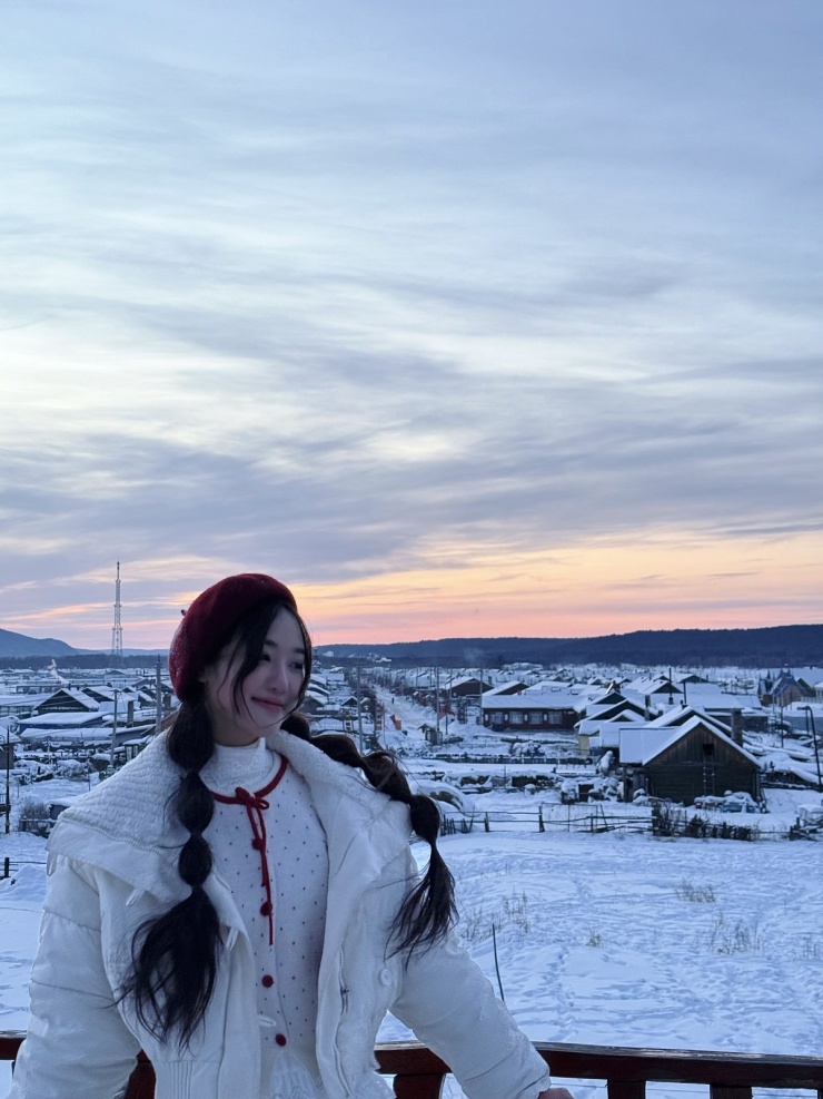 Khách Việt trải nghiệm cuộc sống ở nơi nước 100 độ chưa rơi xuống đã đóng băng - 1