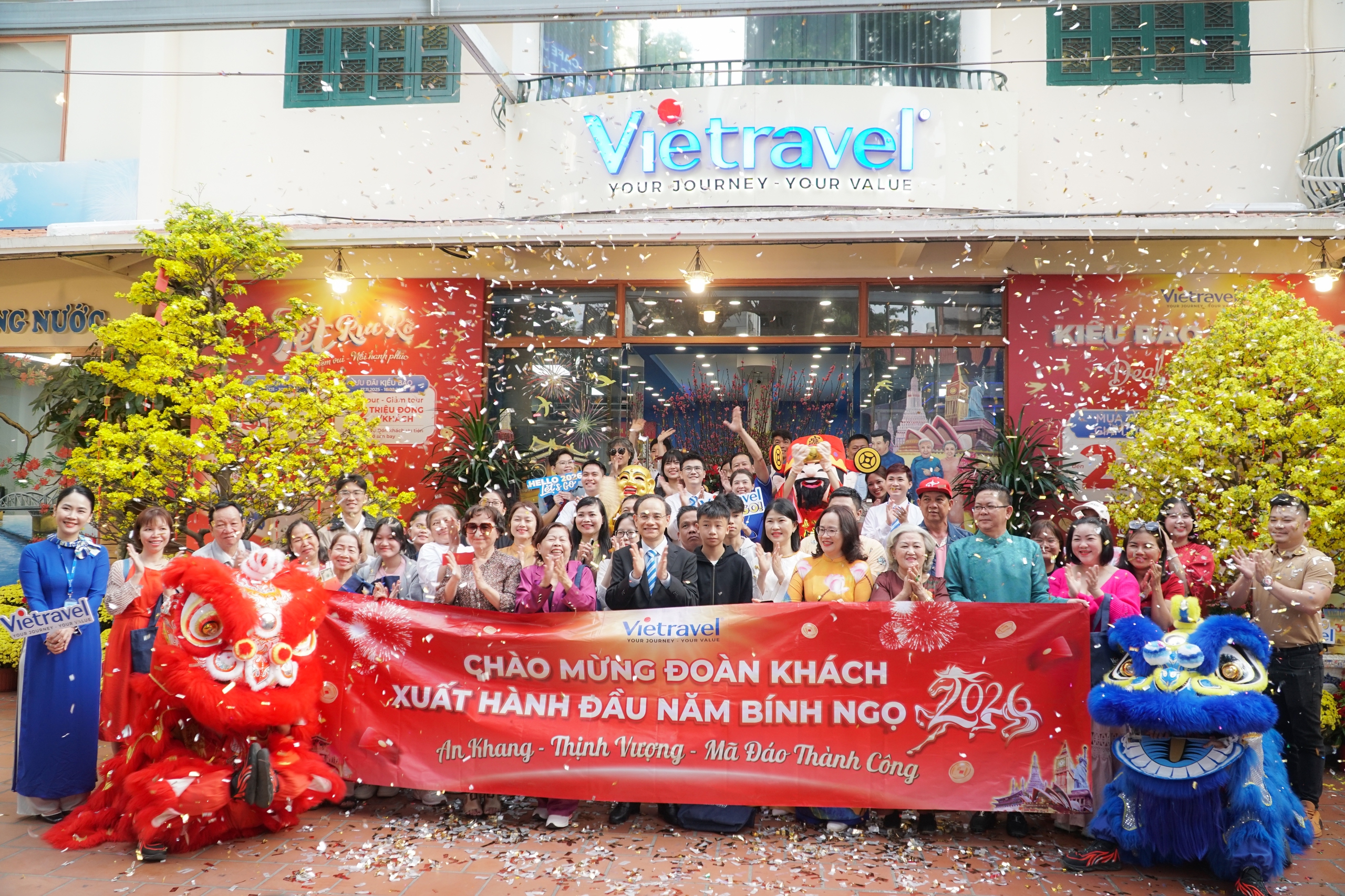 Khách du Xuân nườm nượp kỳ nghỉ Tết dài 2026 , thị trường du lịch bùng nổ - Ảnh 1.