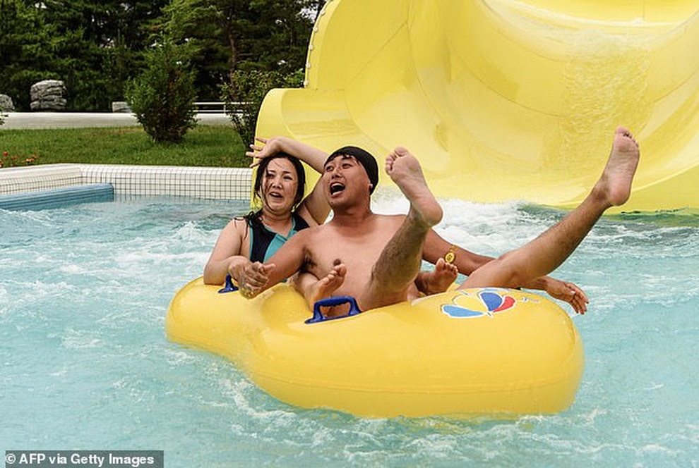 Khách kể chuyện đi dạo một mình ở bãi biển tại Triều Tiên lúc 2h sáng - 1