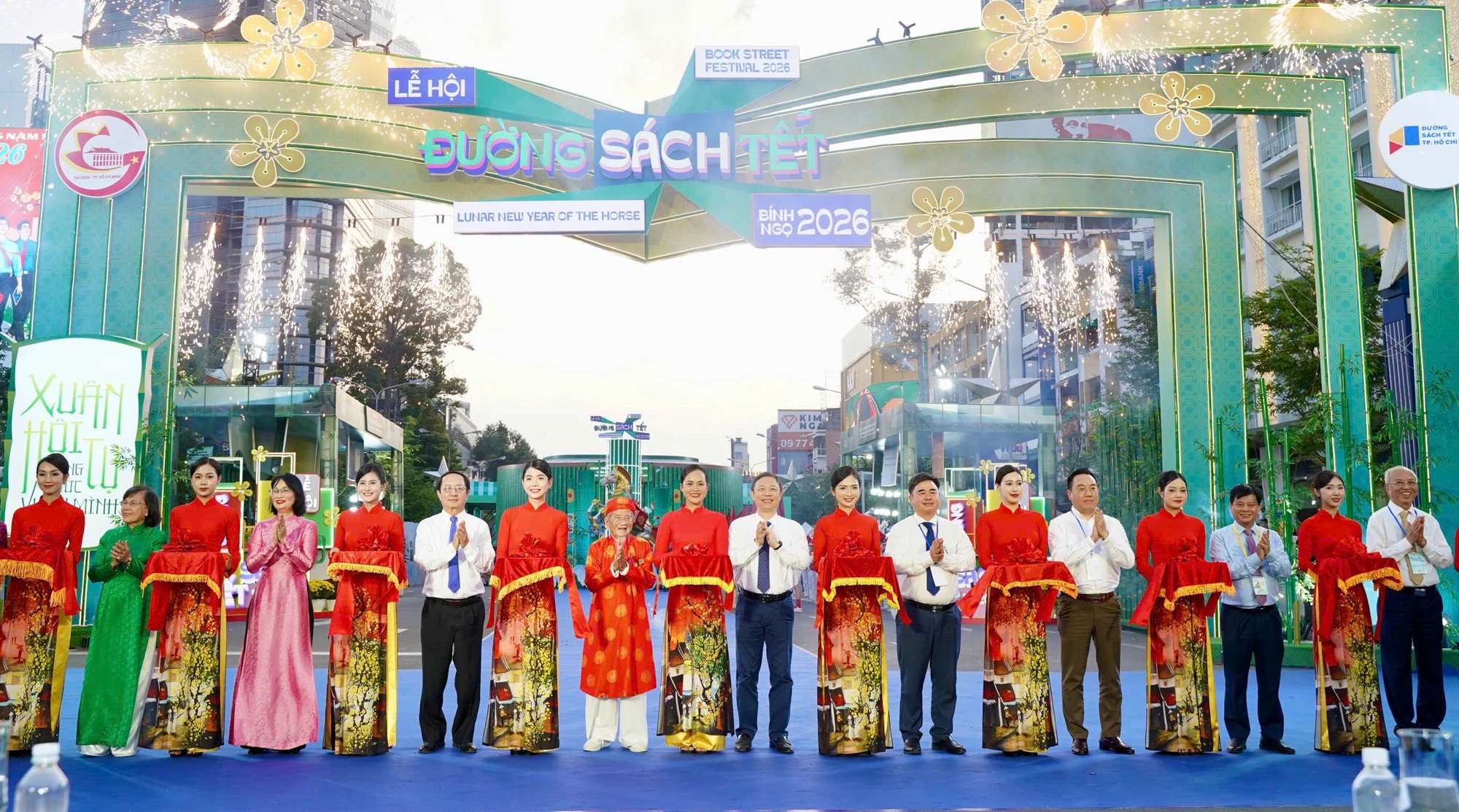 Khai mạc Lễ hội Đường sách Tết Bính Ngọ với chuỗi hoạt động đa dạng- Ảnh 1.