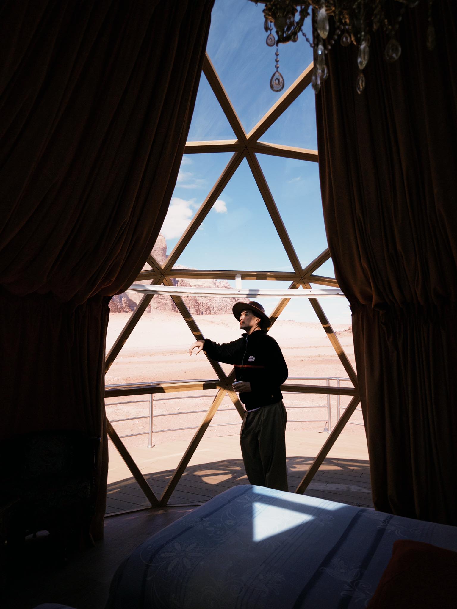 Tình hình du khách Việt tại Trung Đông: Khẩn trương thay đổi lịch trình, tuân thủ tuyệt đối khuyến cáo an toàn- Ảnh 1.