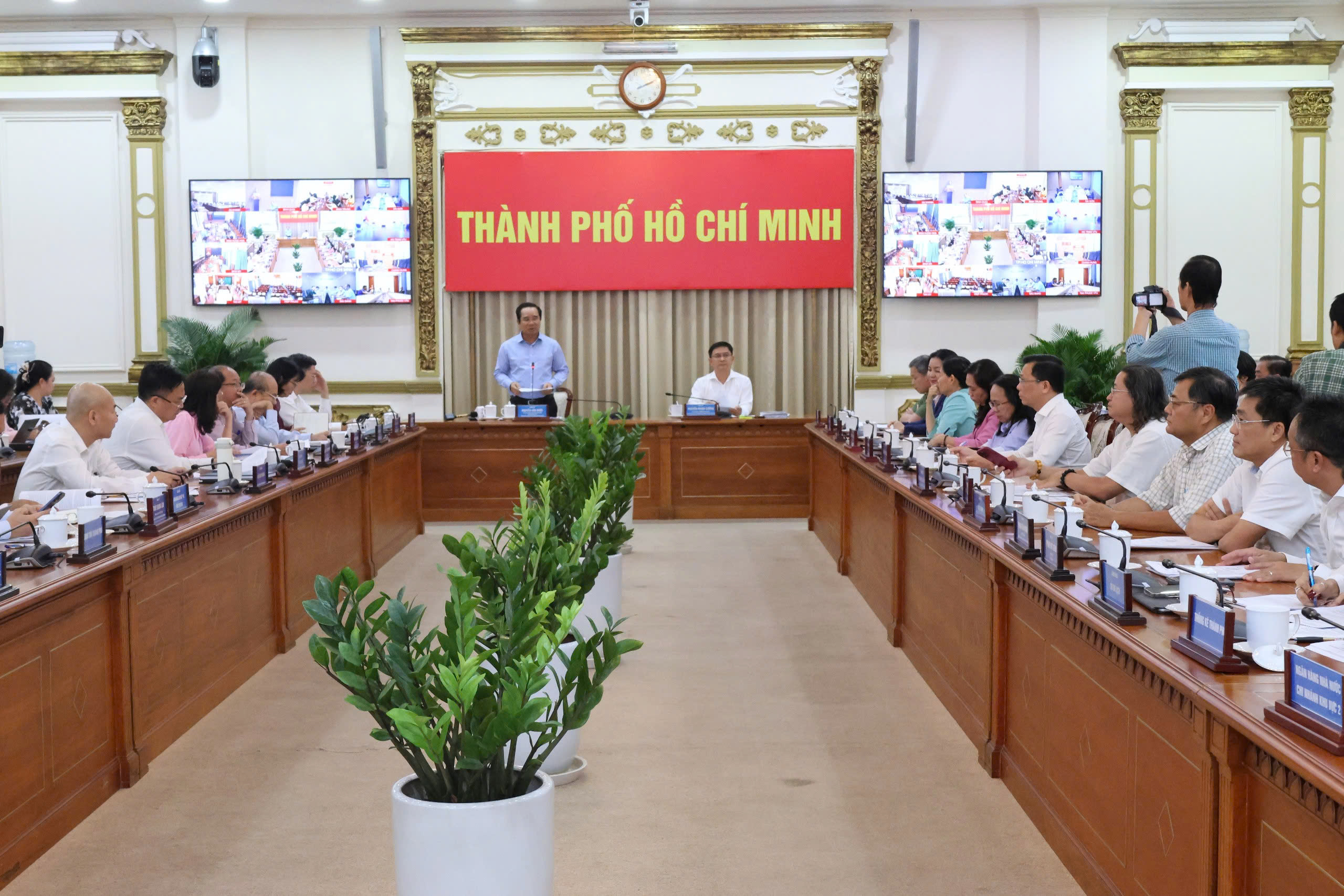 Khẳng định vai trò đầu tàu của TP HCM - Ảnh 1.