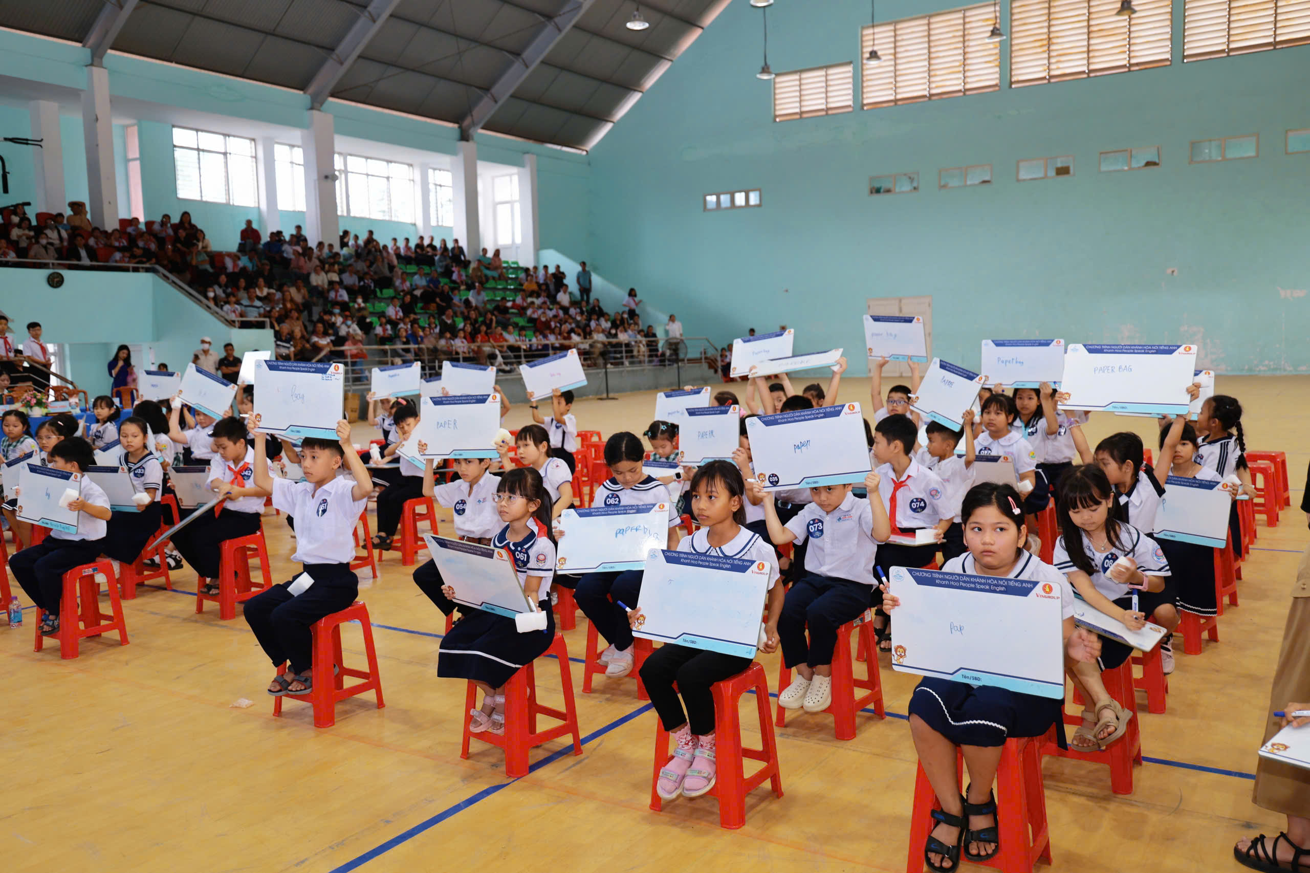 Khánh Hòa quyết ‘phủ sóng’ tiếng Anh đến từng xã phường, khu công nghiệp 1 Khánh Hòa quyết ‘phủ sóng’ tiếng Anh đến từng xã phường, khu công nghiệp - Ảnh 1.