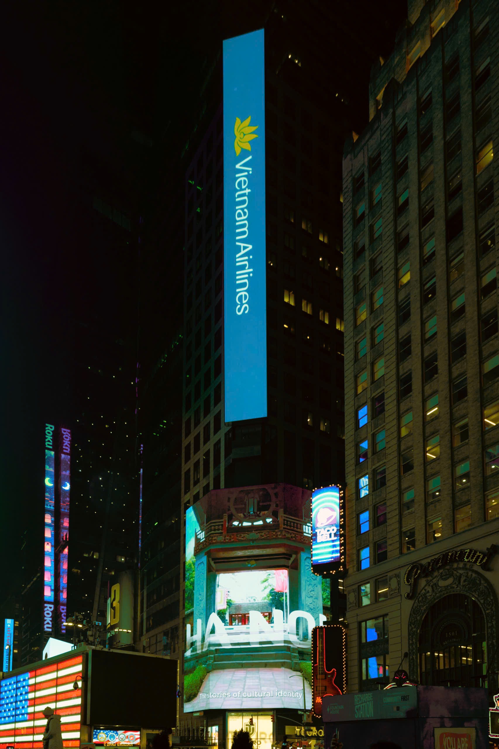 Khi hình ảnh đất nước Việt Nam tỏa sáng tại Times Square dịp Tết- Ảnh 1.