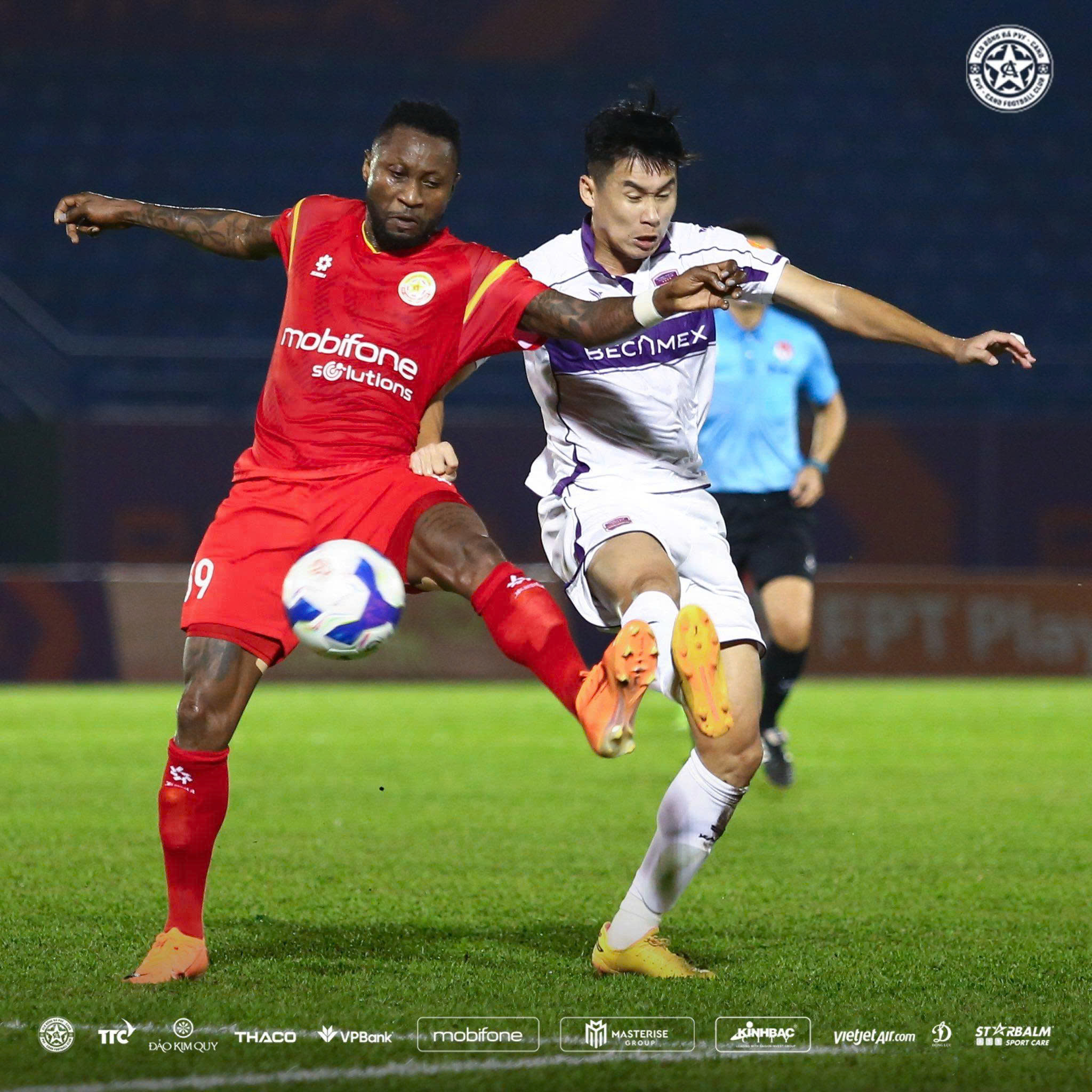 Bất ngờ vòng 13 V-League: Khi “kẻ yếu” lên tiếng - Ảnh 1.