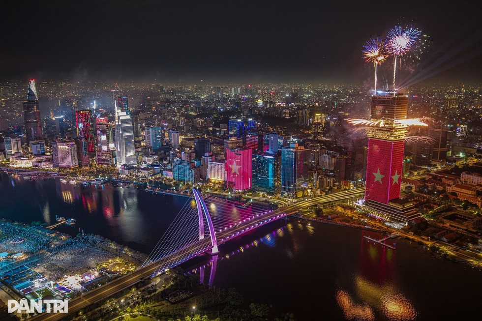 Khi mùa xuân bắt đầu từ cải cách - 1