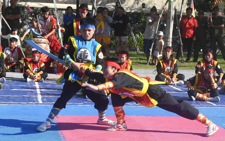 Khi quân cờ múa võ xung trận - Ảnh 2.