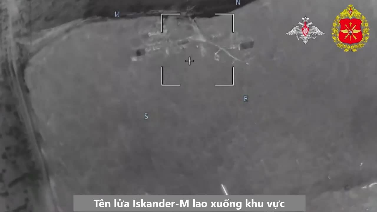 Khoảnh khắc Iskander-M tập kích 'pháo HIMARS, trận địa S-300' Ukraine