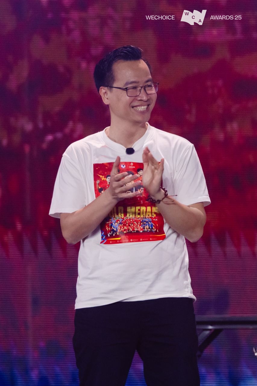 BLV Tạ Biên Cương làm thơ tại WeChoice Awards: 