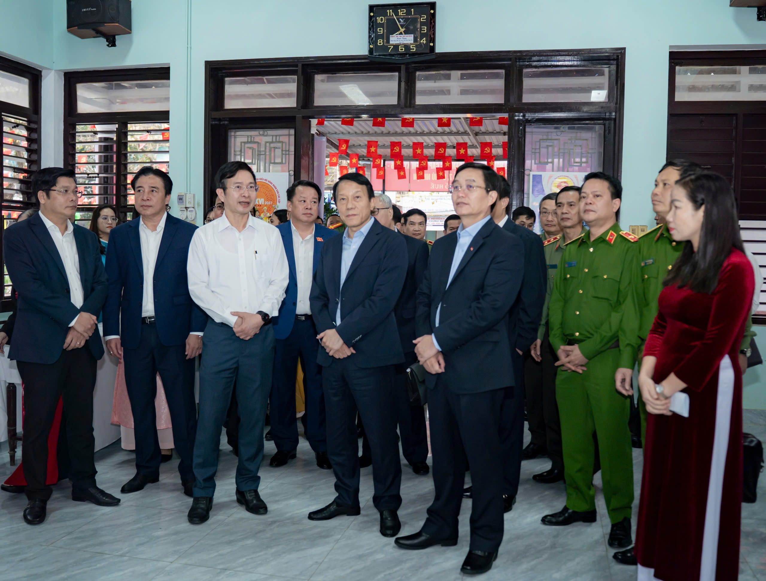 Không để thế lực xấu lợi dụng vấn đề bầu cử để xuyên tạc, gây mất ổn định tình hình 1 bầu cử - Ảnh 1.