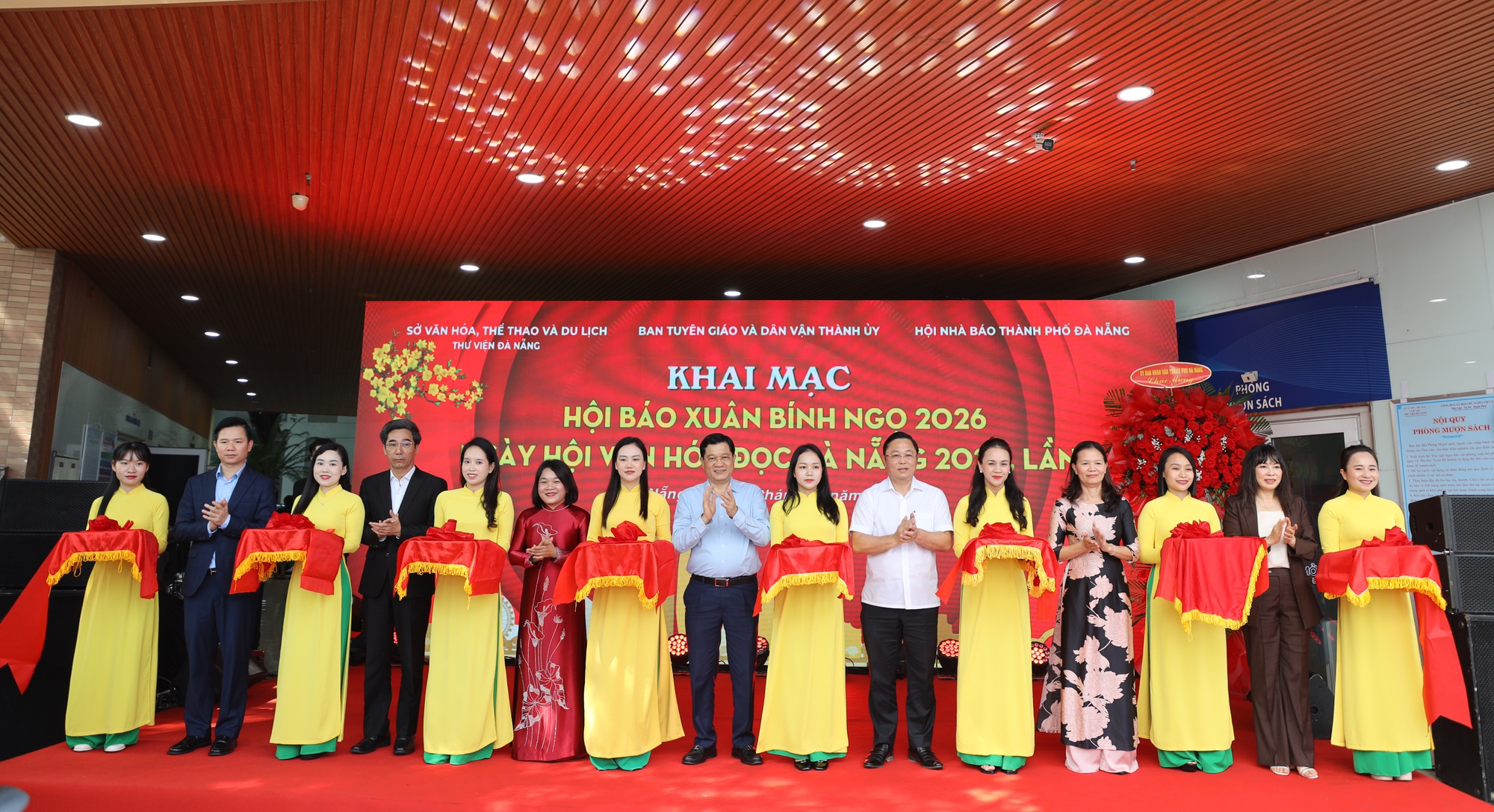 Rộn ràng Hội Báo xuân Đà Nẵng: Không gian gặp gỡ của tri thức và sáng tạo- Ảnh 1.