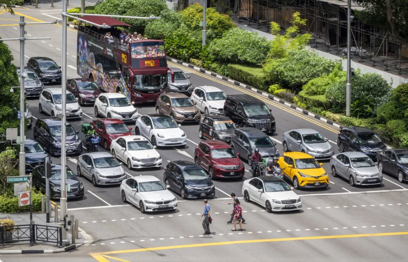 Kỳ lạ quốc gia bội thu thuế từ ô tô, tiền thu được vượt cả GDP một nước, người dân không dám than phiền- Ảnh 1.