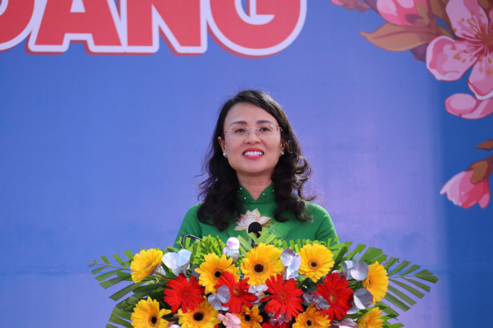 LĐLĐ TP Cần Thơ tặng 20.000 suất quà Tết đến đoàn viên, người lao động - Ảnh 1.