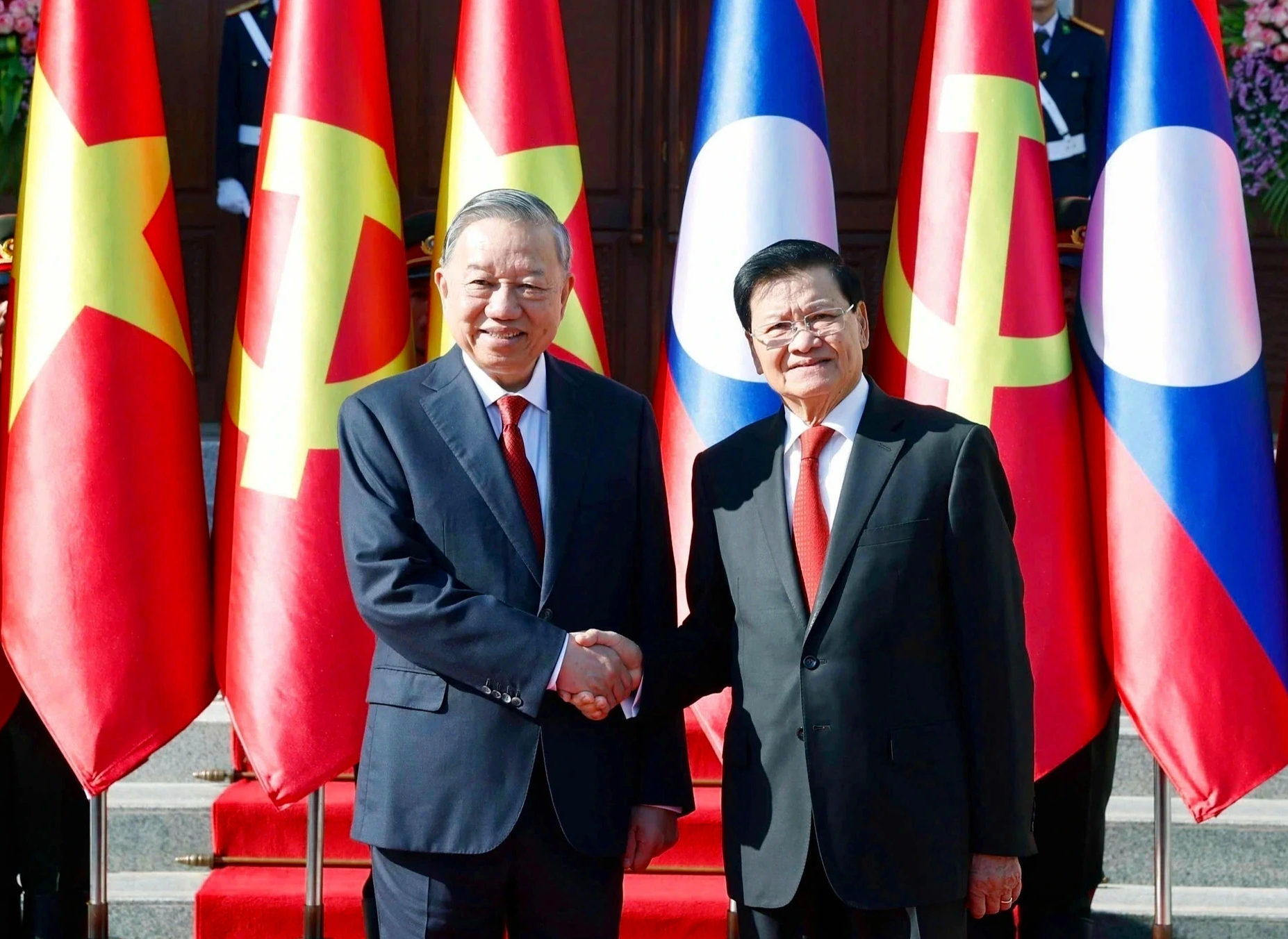 Làm sâu sắc hơn nữa mối quan hệ Việt Nam - Lào - Ảnh 1.