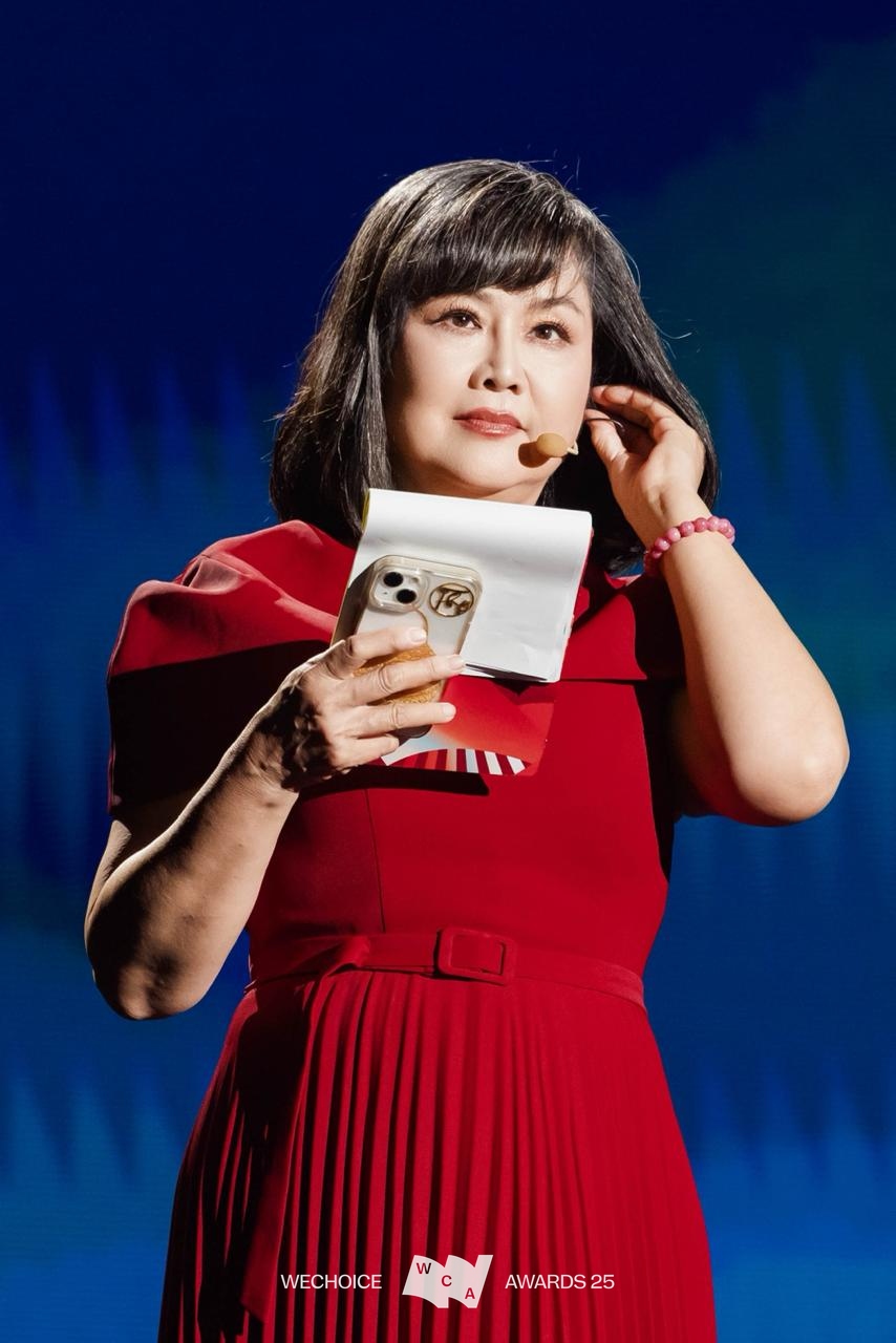 Trọn vẹn trường đoạn xúc động nhất tại Gala WeChoice 2025: Lần đầu tiên, câu chuyện của 21 đề cử Truyền cảm hứng được kể theo cách này!- Ảnh 1.